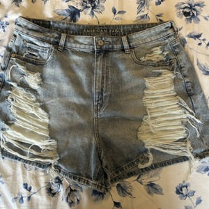 AMERICAN EAGLE Jean Shorts Size 14 High Waist Distressed Mom Shorts